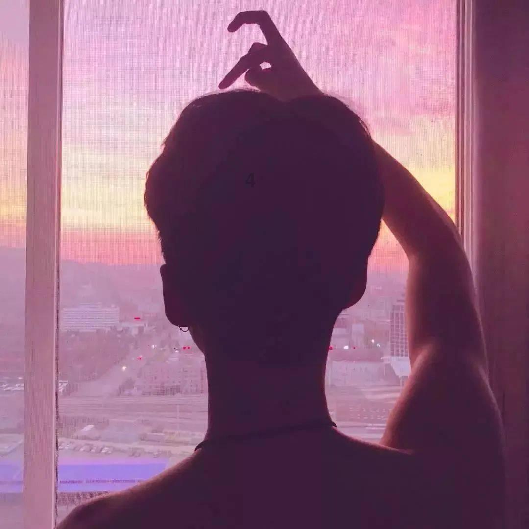 救援聪明的女子